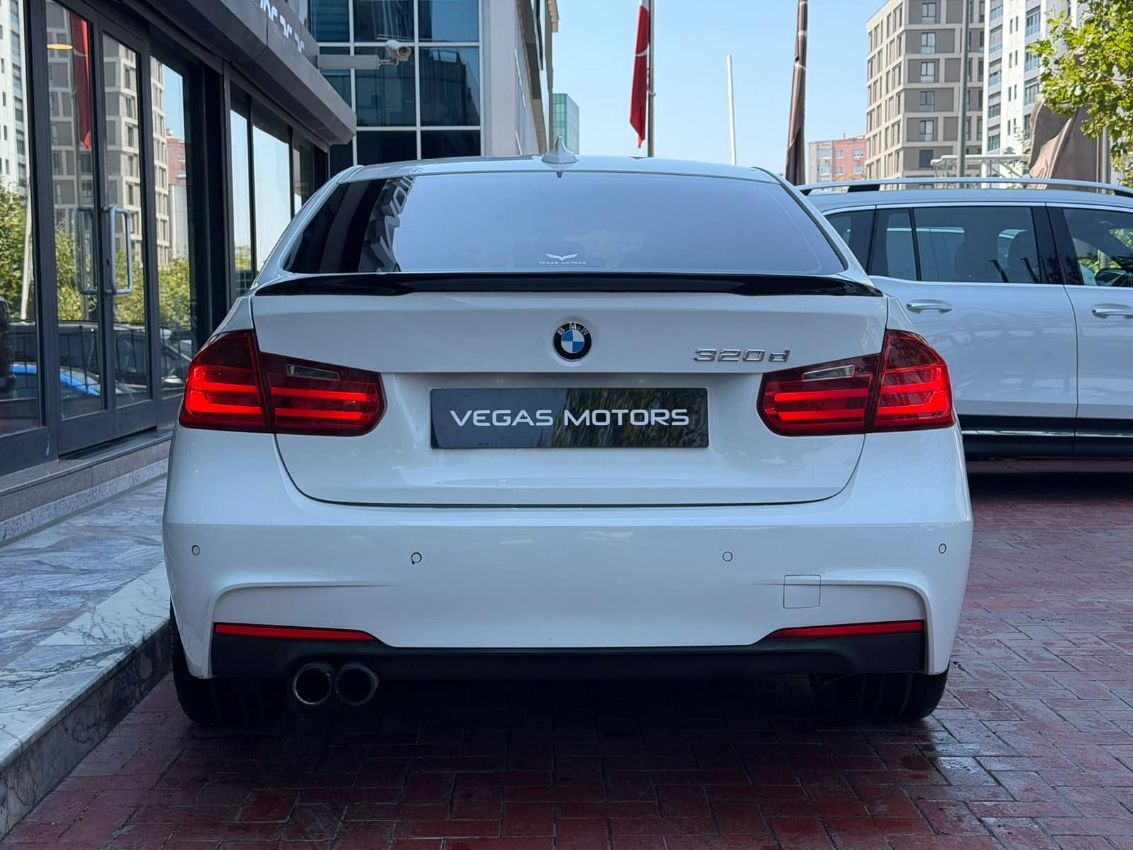 BMW 3 Serisi 320d Luxury