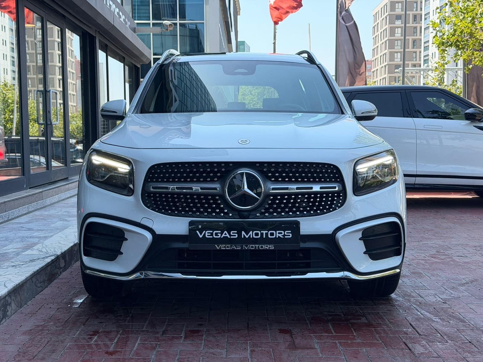 Mercedes-Benz GLB 200 AMG