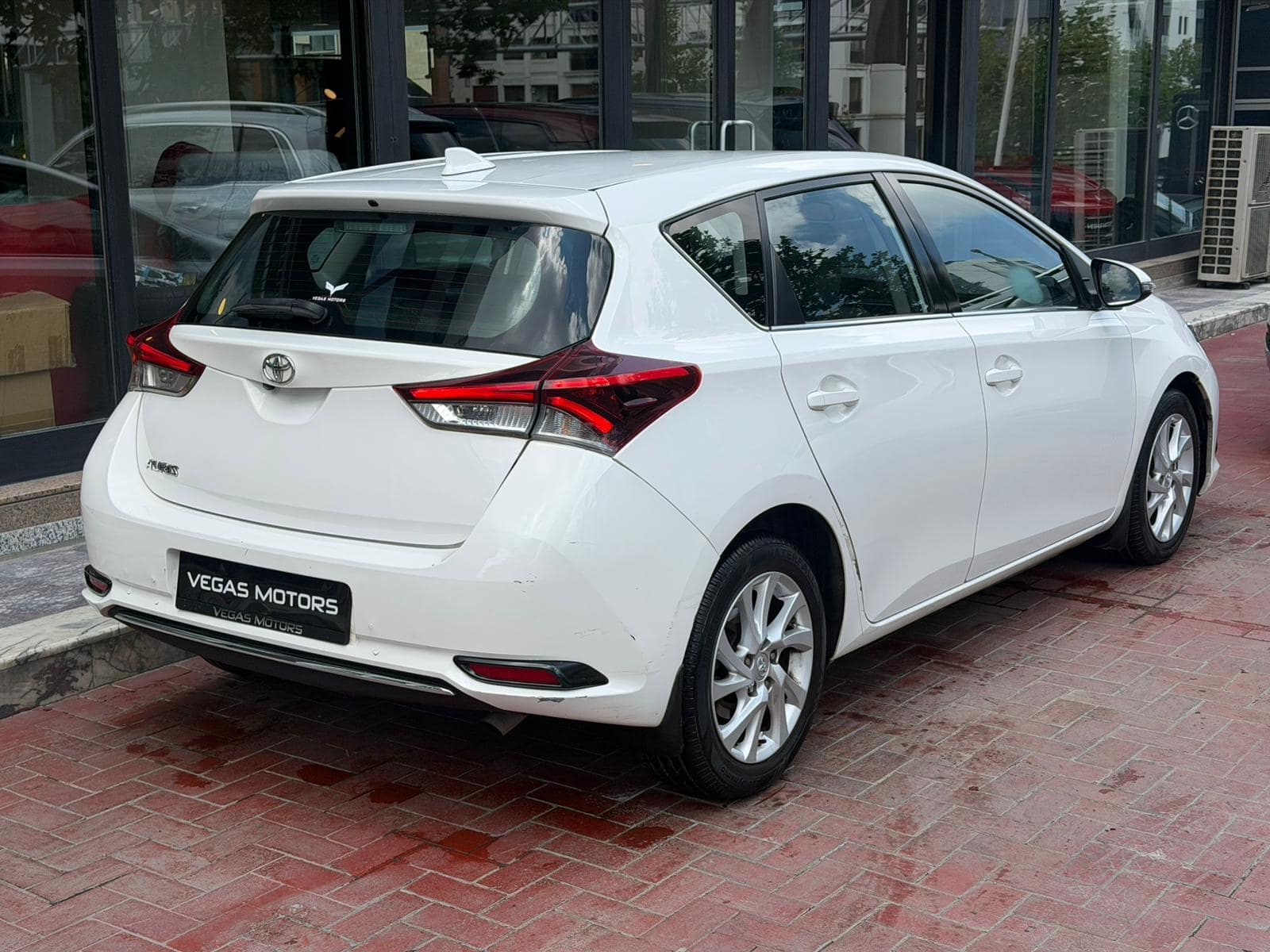 Toyota Auris 1.6 Active