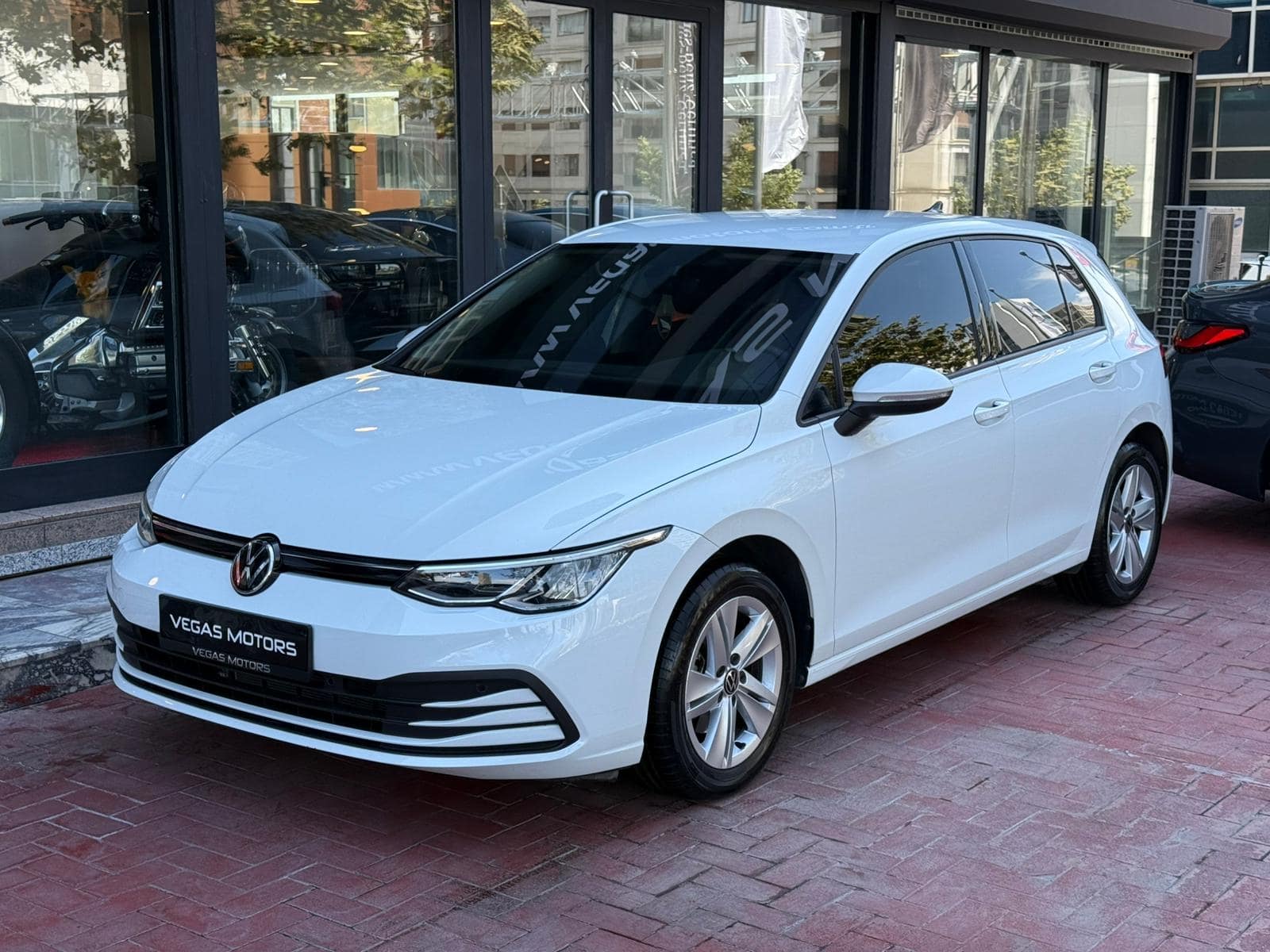 Volkswagen Golf 1.0 eTSI Life